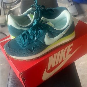 WoMENS Air Pegasus 83